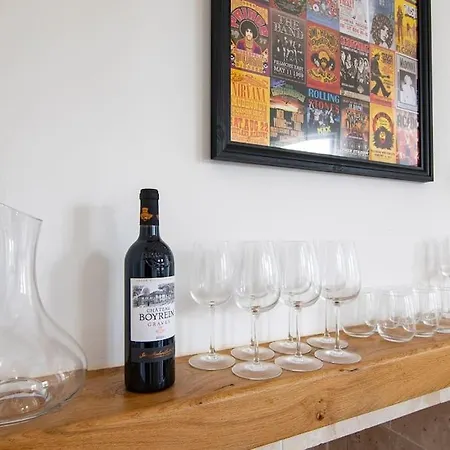 Treize Maison A - 3 Bed House In Centre Of Severin بيت للعطل