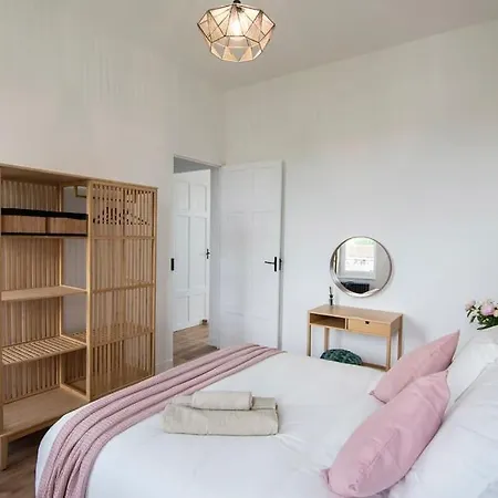 Treize Maison A - 3 Bed House In Centre Of Severin Feriehus