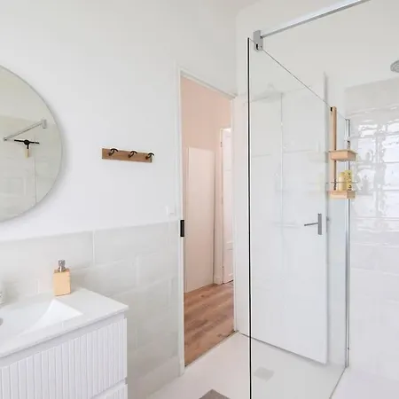 Treize Maison A - 3 Bed House In Centre Of Severin Feriehus *