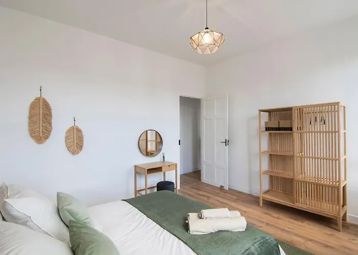 Treize Maison A - 3 Bed House In Centre Of Severin *